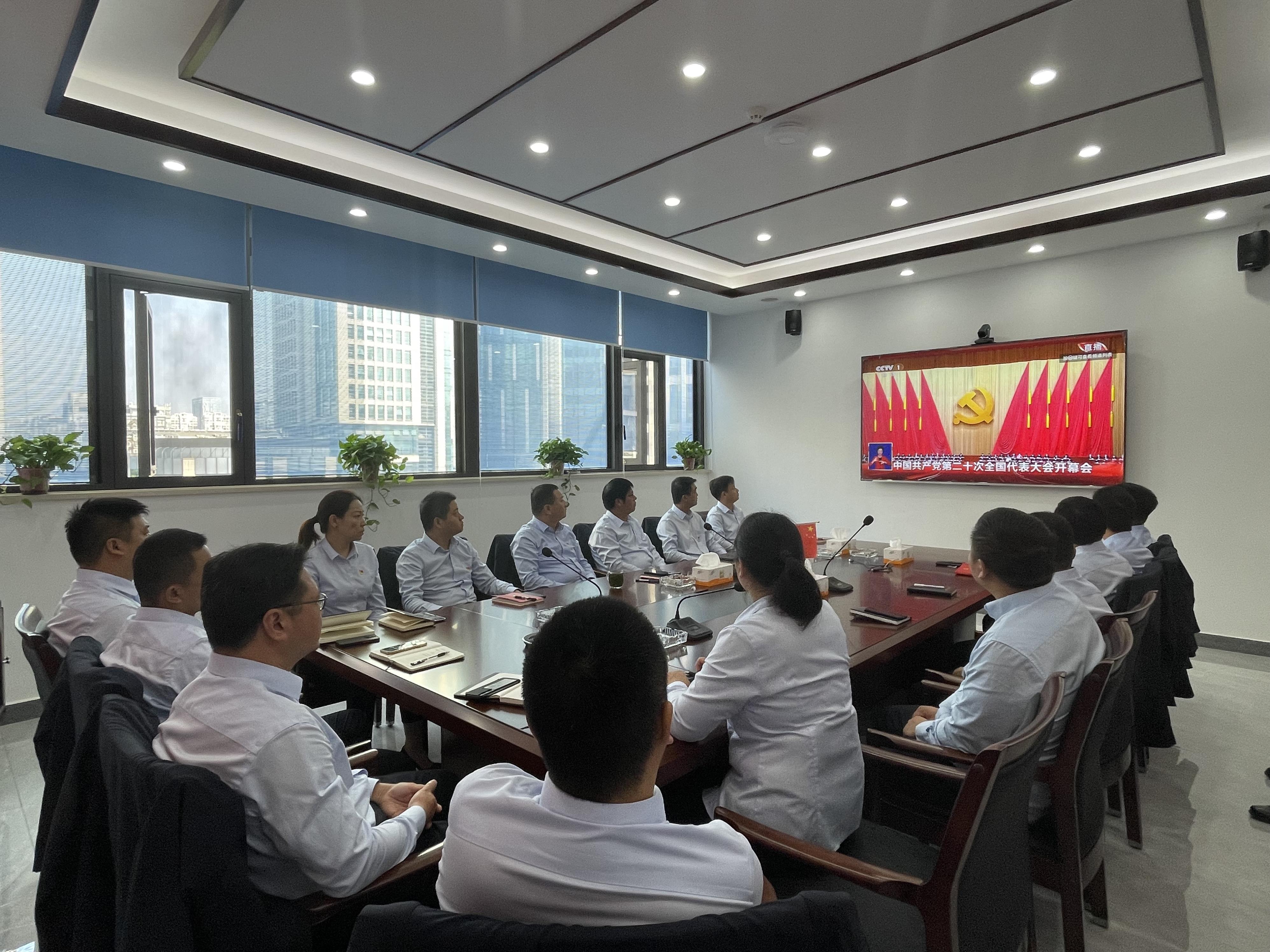 圖1-3、第二分公司收看二十大開幕會.jpg