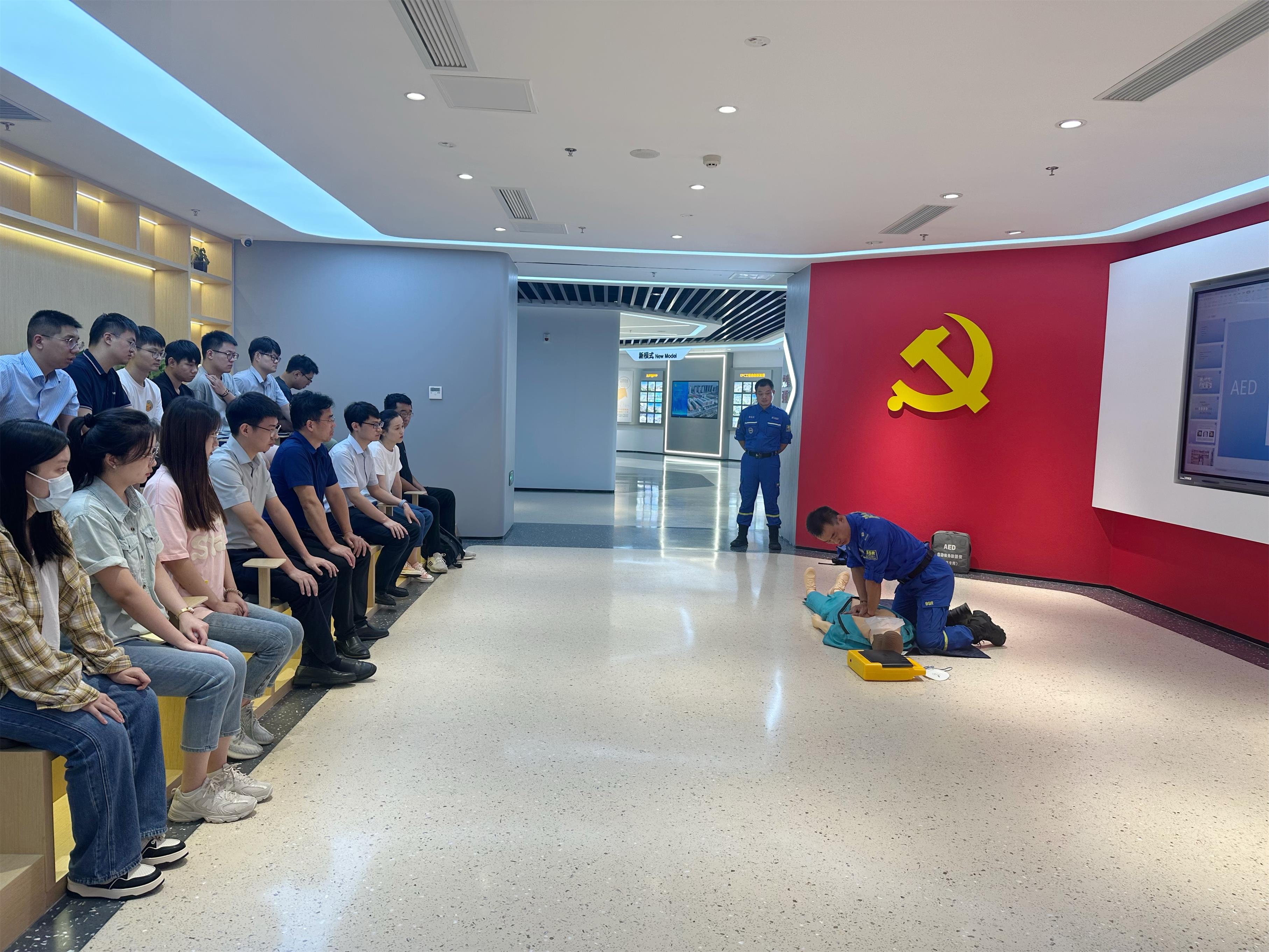 圖1-5、志愿者服務隊急救培訓.jpg